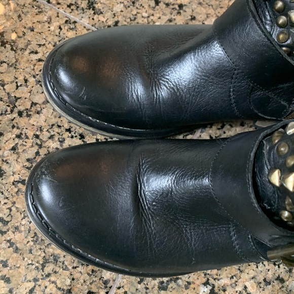 Steve Madden 💖 metal bits boots. - Picture 4 of 10